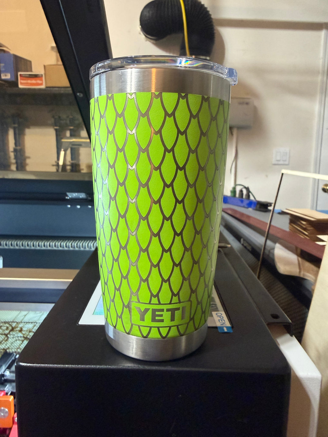 Yeti Snakeskin full wrap tumbler - 20oz Rambler